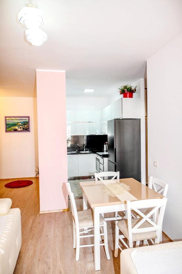 Happy Stories' Apartment In City Centre Shkodra Exterior foto